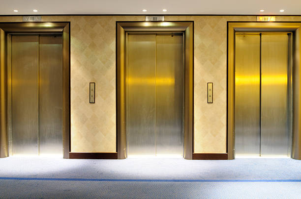 Pemasangan Struktur Lift Hotel - Proyek Konstruksi
